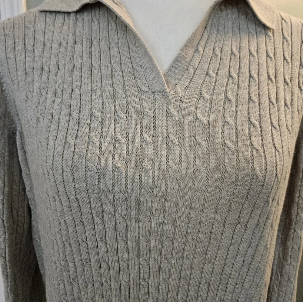 Kim Rogers Women's Size Medium Classic Cable Knit Sweater in Beige Collar V-Neck - Picture 5 of 15